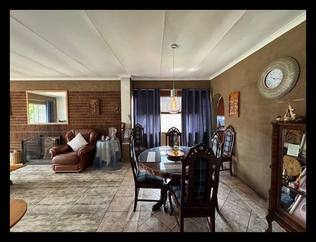 3 BEDROOM HOUSE FOR SALE IN VAN RIEBEECK PARK